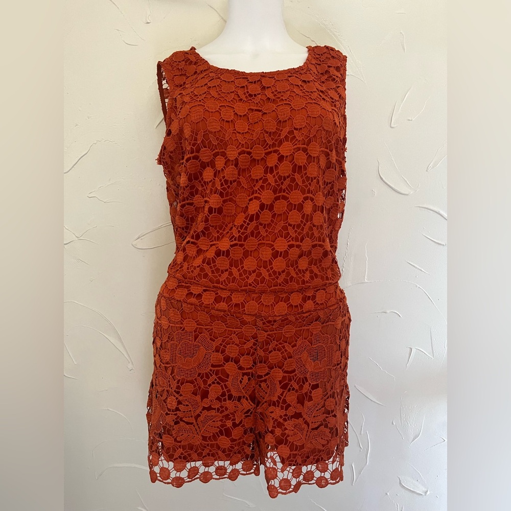 J.O.A. Los Angeles Sleeveless Floral Open Back Romper Orange Apricot SZ L